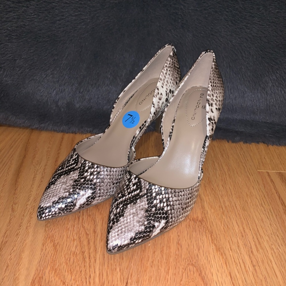 Bandolino faux snake skin heels